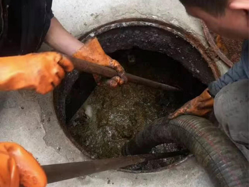 蚌埠清理化粪池时如何避免沼气的危害？